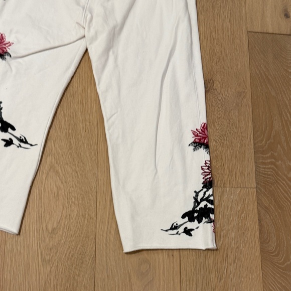 Lucky Brand White Women’s Cropped Pants with Pink & Black Floral Pattern size M - Picture 10 of 11